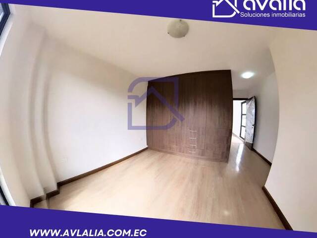 #AVLC400 - Casa para Venta en Guano - H - 3